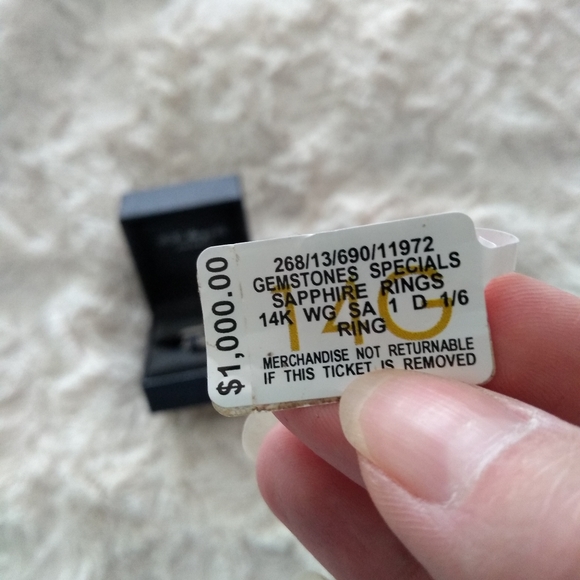 EUC Macy's sapphire and gold ring - Picture 2 of 10